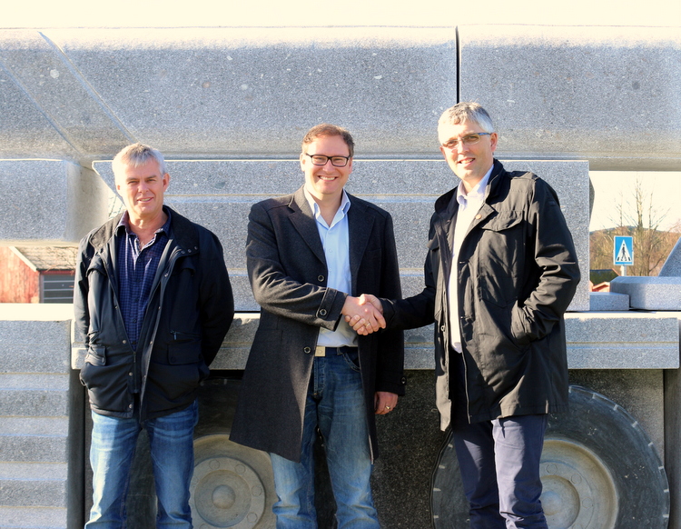 img_43331.jpg img_43331.jpg